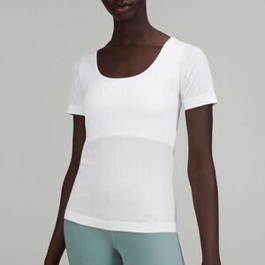 Lululemon Ebb to Street Short Sleeve Shirt
White size 4
